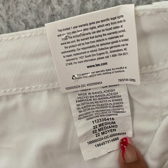 NWT Lee Shorts Mid Rise Women's Plus Size 22M White Stretch - Picture 10 of 10
